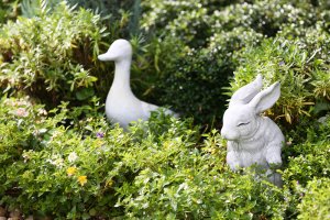 5 Tips To Give Your Garden A Royal Makeover - Garden Sculpture 1