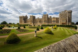 5 Tips To Give Your Garden A Royal Makeover - windsor castle topiary