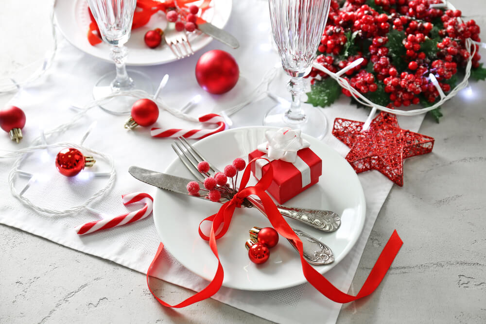 Beautiful berries that have been picked from a garden to help create a stunning Christmas table