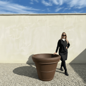 The Milan Pot 100 Colour Mocha (Resin)