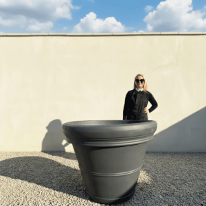 The Milan Pot 115 Colour Charcoal (Resin)