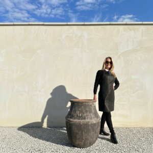 The Vung Tau Jar Wabi-Sabi Colour Noir Plant Pot