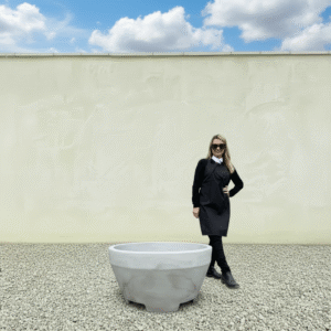 The Capri Pot 90 Colour Greystone (Resin)