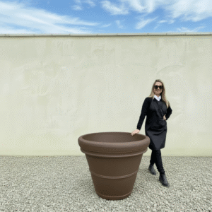 The Milan Pot 100 Colour Mocha (Resin)