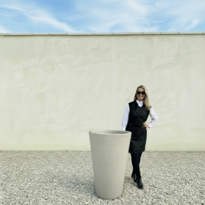 The San Marino Pot 95 Colour Champagne (Resin)