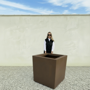 The Venice Cube Pot 85 Colour Mocha Brown (Resin)